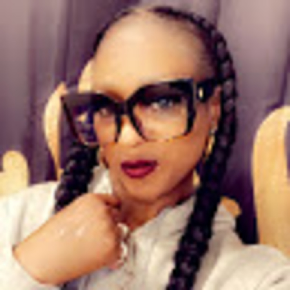 Meet your Posher, Tiffany